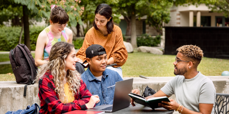 du hoc nen hoc nganh gi 3