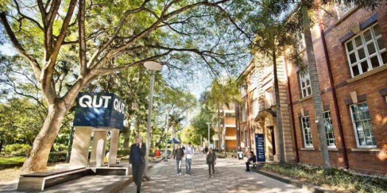 Đại học Công nghệ Queensland QUT 1