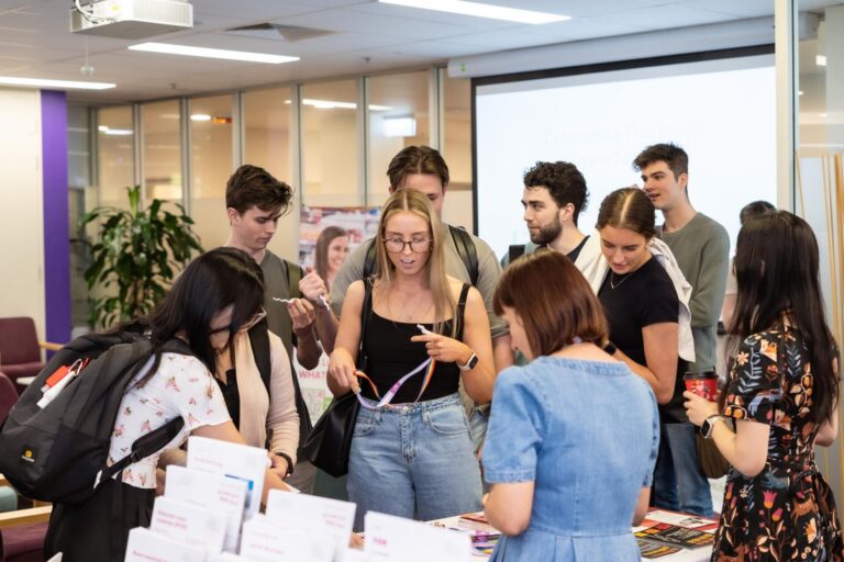 Học bổng toàn phần Úc: Cơ hội hay thách thức cho sinh viên quốc tế? 23