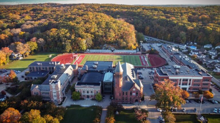 Norwich Free Academy - Du Học Trung Học Mỹ 1