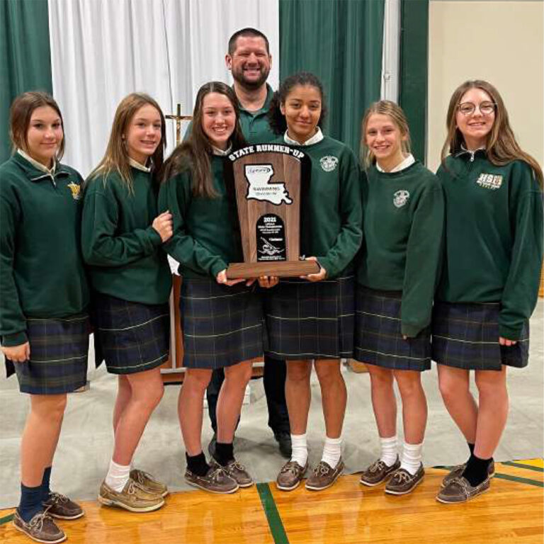 Trung học Holy Savior Menard Central High School tại Louisiana Mỹ 4