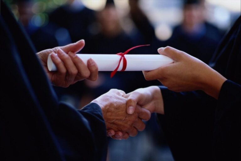 Học đại học ở Úc mấy năm 2