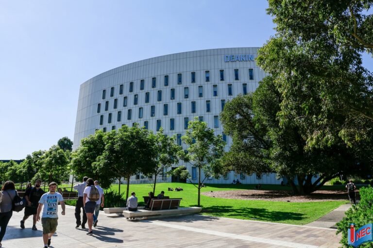 trường đại học hàng đầu tại Úc 10