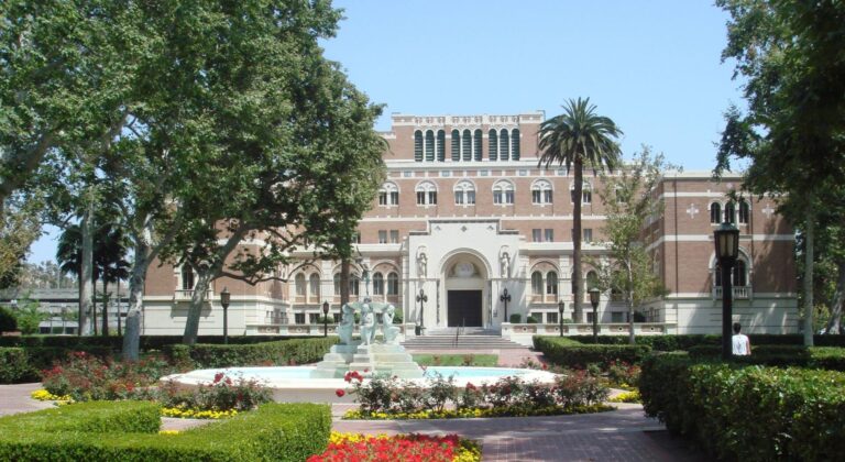 xếp hạng các trường đại học ở California 5