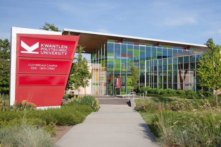 học bổng du học Canada 3