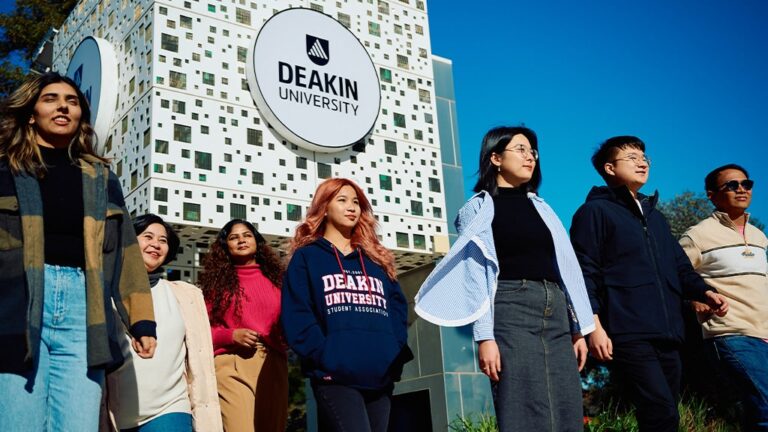 Học bổng Deakin10