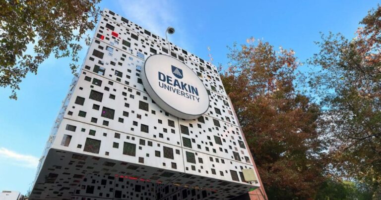 Học bổng Deakin 9